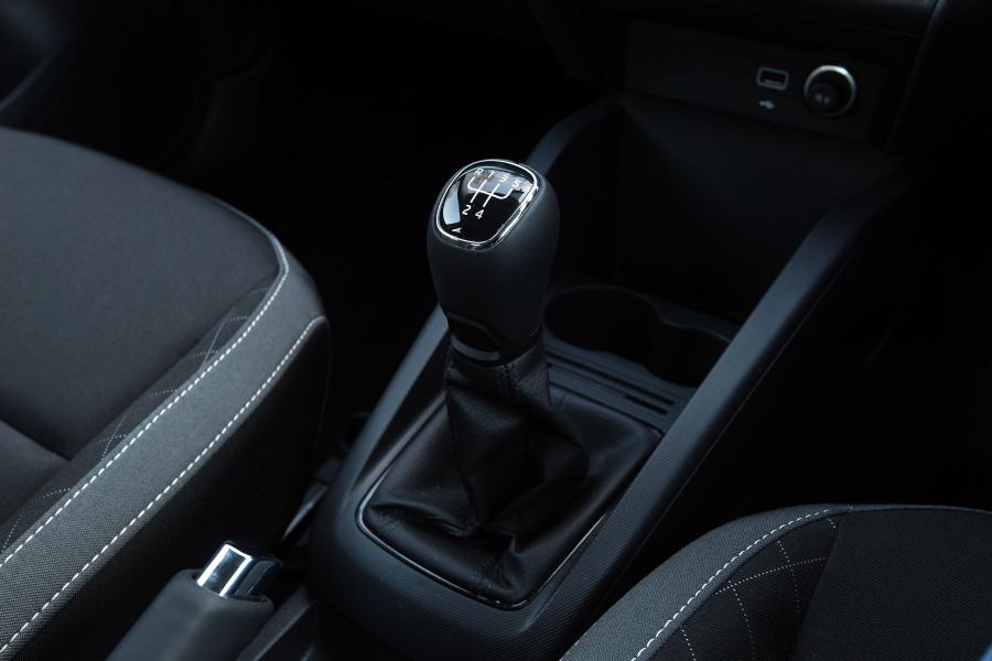 Детали интерьера Skoda Fabia (NJ) 2018 года  (UK) (фото 16 из 24)